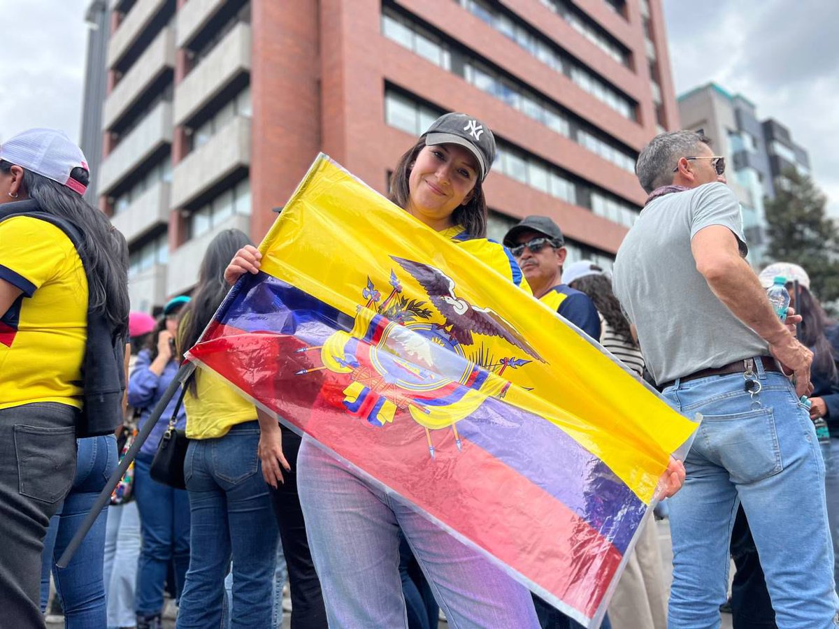 Un día en el que la voz de la gente se hizo escuchar. Gracias Ecuador por que la causa de la justicia nos movió y rechazó la decisión de los #Jueces, porque queremos un país donde se fortalezca la seguridad. #FirmesPorEcuador