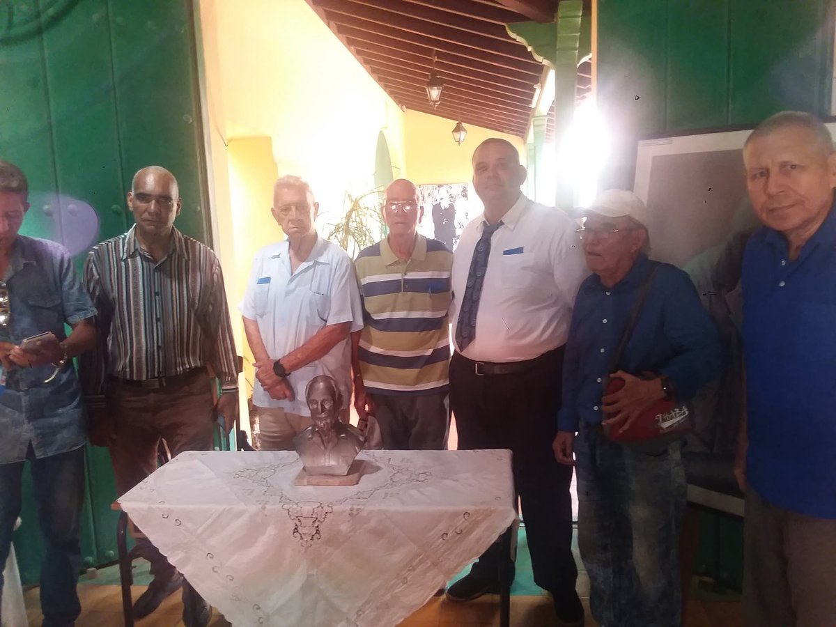 YaniselSanchez4's tweet image. El Museo Provincial Coronel Simón Reyes Hernández de #CiegodeAvila"realizó la actividad "Con la luz de tu sonrisa" dedicada al Aniversario 99 del natalicio de nuestro invicto Comandante en Jefe Fidel Castro Ruz.
#patrimonioavileño 
#LatirAvileño 
#FidePorSiempre