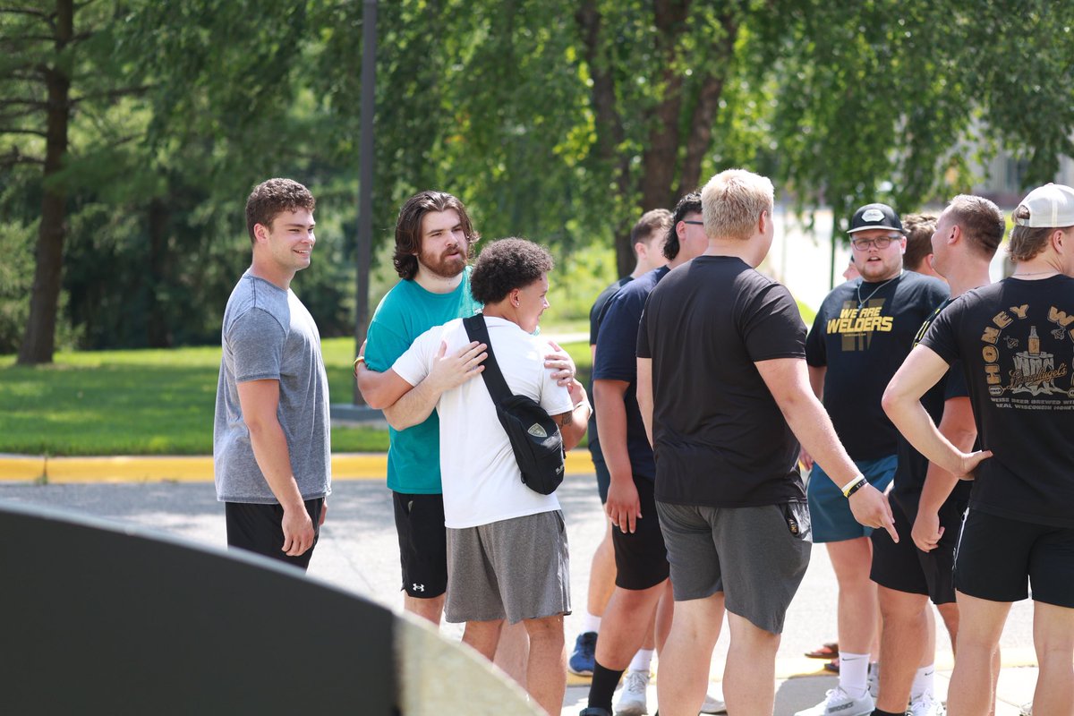 St. Olaf Athletics tweet media