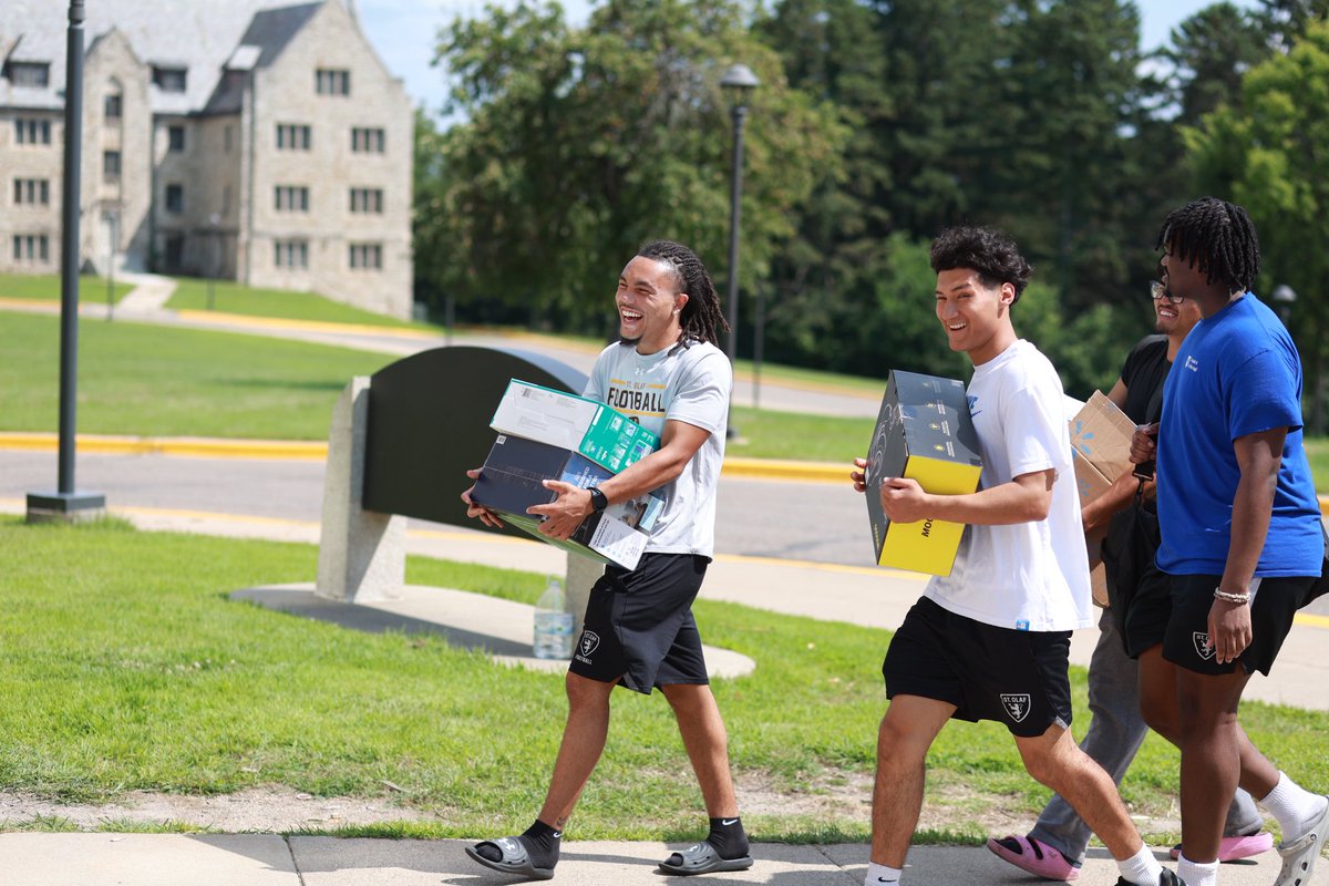 St. Olaf Athletics tweet media