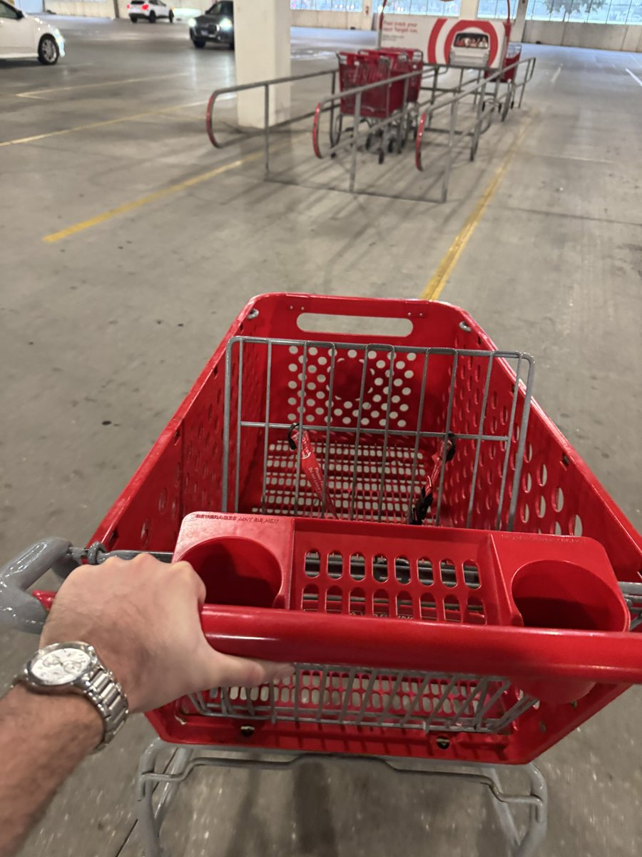 The king of all litmus tests. Returning your grocery cart. Please always put your cart away after use if you love this country 👍🏻