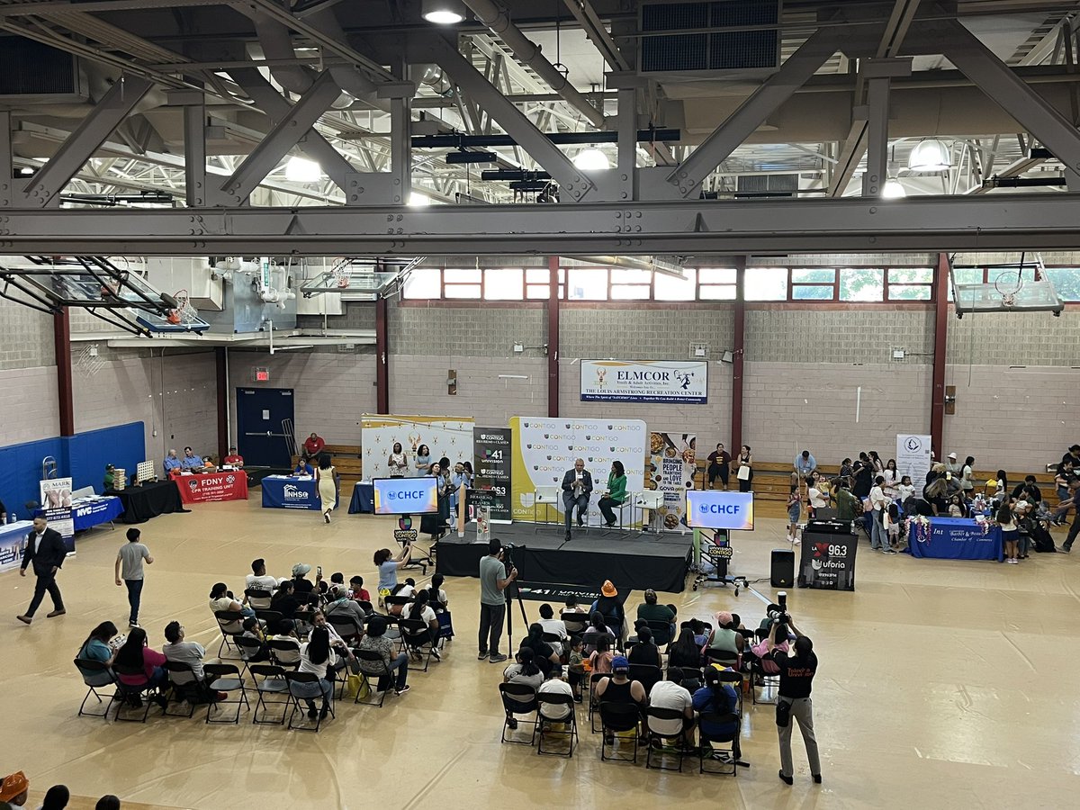 NYCImmigrants's tweet photo. 📚✏️🚌 Back to School Season is in session!! 

Commissioner @MCastroMOIA was at the @univision Contigo Back to School event in #Queens, speaking to immigrant families about the importance of knowing their rights and sending their kids to school. 🏫🗽 https://t.co/23ij69fjSy