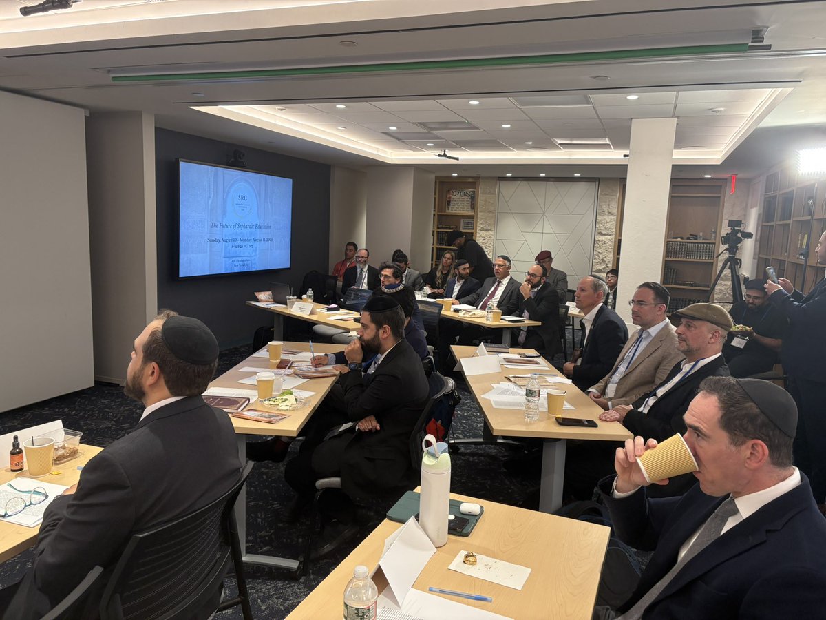 thehabura's tweet photo. The 𝐒𝐞𝐩𝐡𝐚𝐫𝐝𝐢𝐜 𝐑𝐚𝐛𝐛𝐢𝐧𝐢𝐜 𝐂𝐨𝐧𝐟𝐞𝐫𝐞𝐧𝐜𝐞 at the @OrthodoxUnion in NYC.

A זכות to have been part of this 2 day summit of connection and collaboration between ḥakhamim from 20+ cities &amp; 6 countries to discuss the future of Sephardic education &amp; leadership. https://t.co/NXQ0ZoK07D