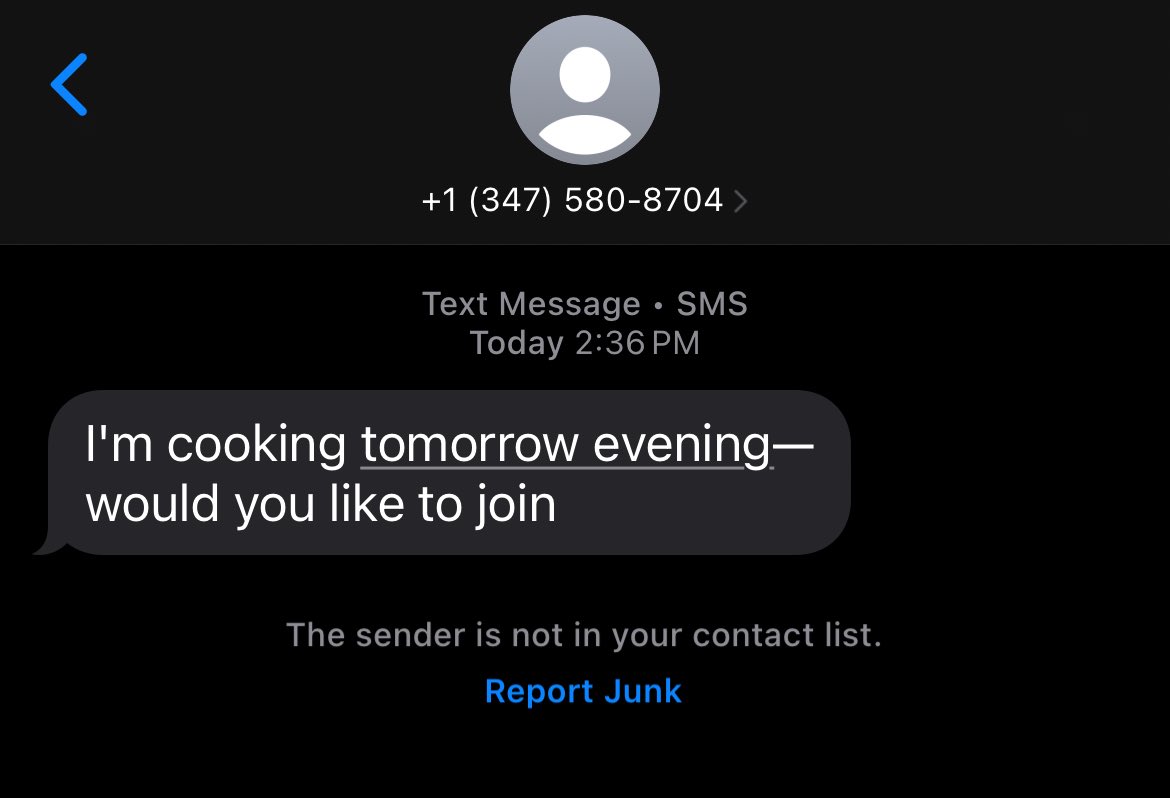 CR8ON_'s tweet photo. These scam texts know their target audience. Almost got me with this one https://t.co/12UnQCTNjO