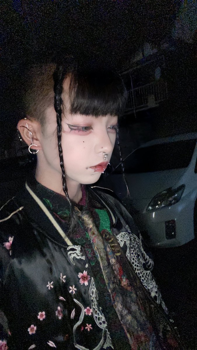 空 気 圧 hPa tweet media