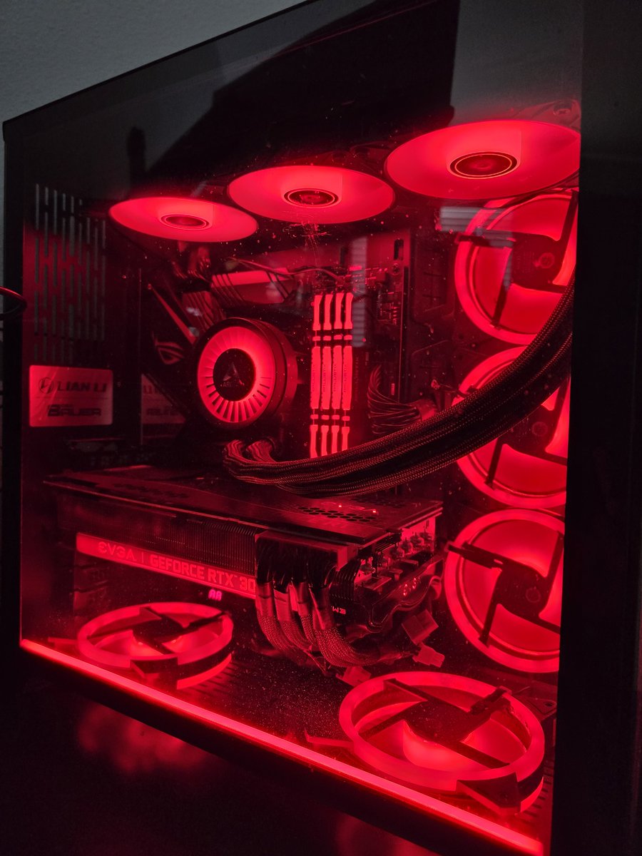 theadvnt's tweet photo. @NVIDIAGeForce Nothing super stellar, but it gets the job done! https://t.co/ivOvk8X7Mh