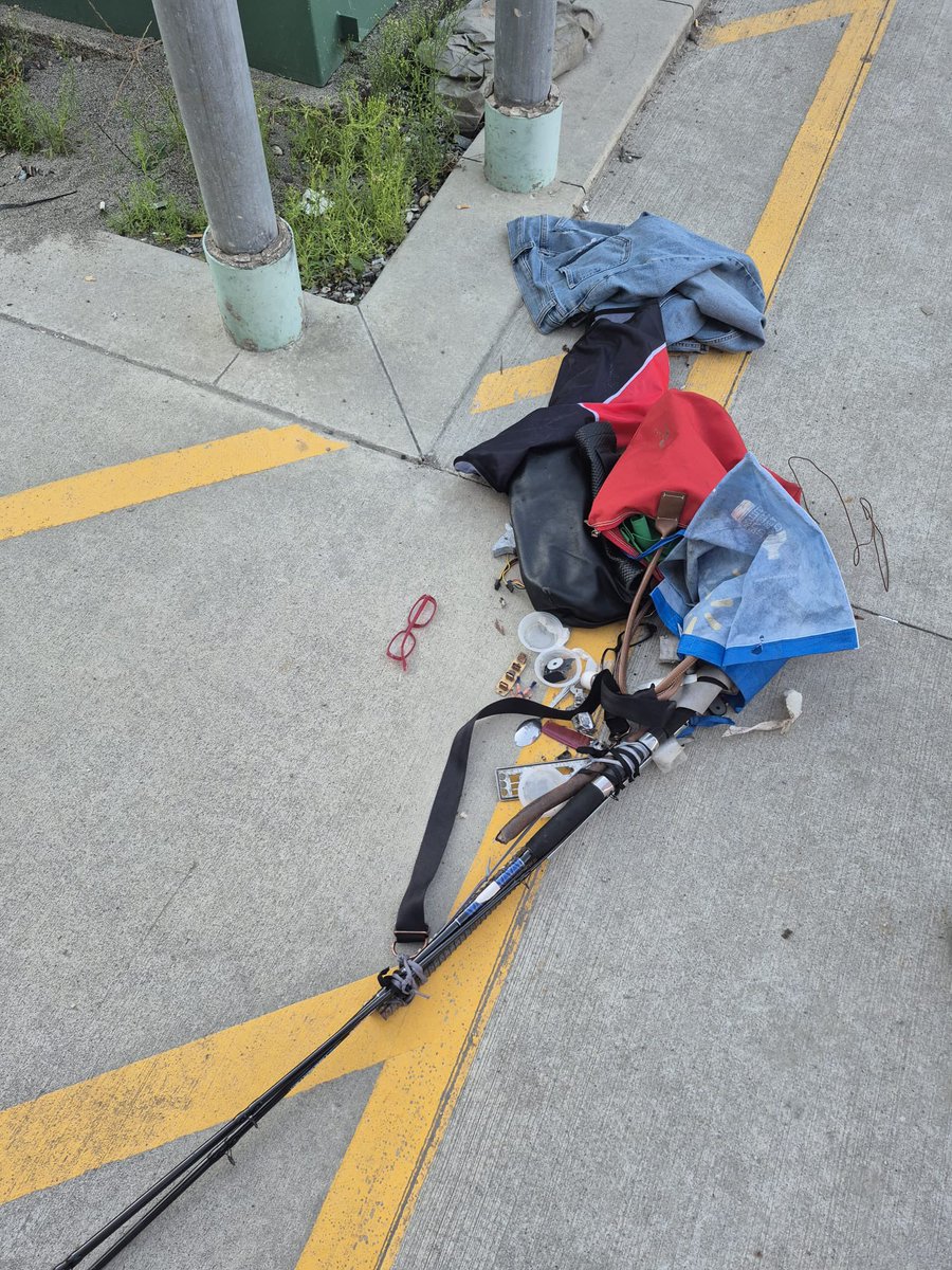 CollingwoodcpcC's tweet image. 1/2
@CollingwoodCPC 
5th #Patrol, Monday 
August. 11th,
Evening Shift, with our #hardworking
&amp;amp; #dedicated #Team
#MountPleasant 
dealing w/ real issues 
in our lovely area.

#Volunteers Mason, Kyle &amp;amp; Ellysia dealt w/ these issues in our #MtPleasant area &amp;amp; beyond.
#Service