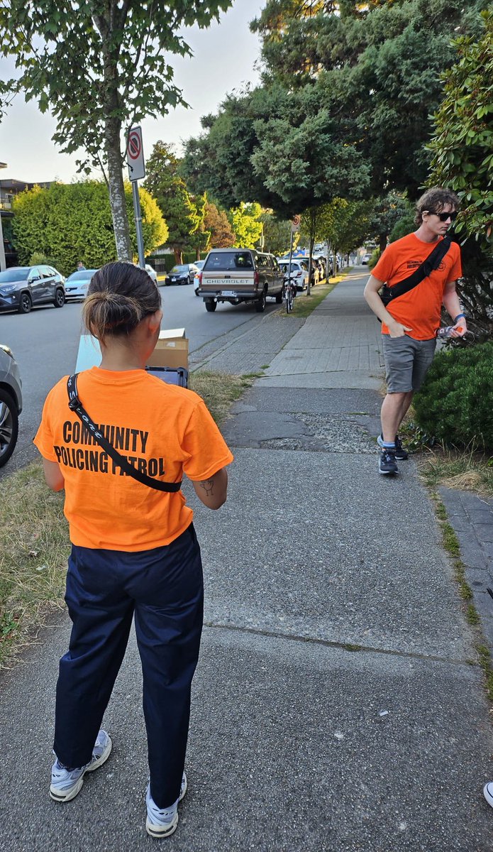 CollingwoodcpcC's tweet photo. 2/2
@CollingwoodCPC
5th #Patrol, Monday Evening, #Team
#MountPleasant.
Our #volunteers dealt w/ so many #UsedNeedles.
#MtPleasant have issues & it’s our CPC
that will deal with it’s so many issues because we constantly present,
Volunteer w/ the 1st Vancouver’s CPC,
since 1994. https://t.co/adBY5oy2dP