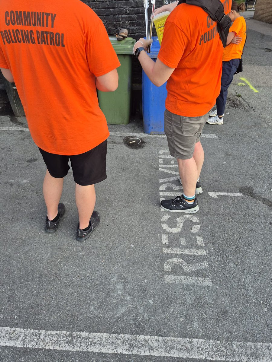 CollingwoodcpcC's tweet photo. 2/2
@CollingwoodCPC
5th #Patrol, Monday Evening, #Team
#MountPleasant.
Our #volunteers dealt w/ so many #UsedNeedles.
#MtPleasant have issues & it’s our CPC
that will deal with it’s so many issues because we constantly present,
Volunteer w/ the 1st Vancouver’s CPC,
since 1994. https://t.co/adBY5oy2dP