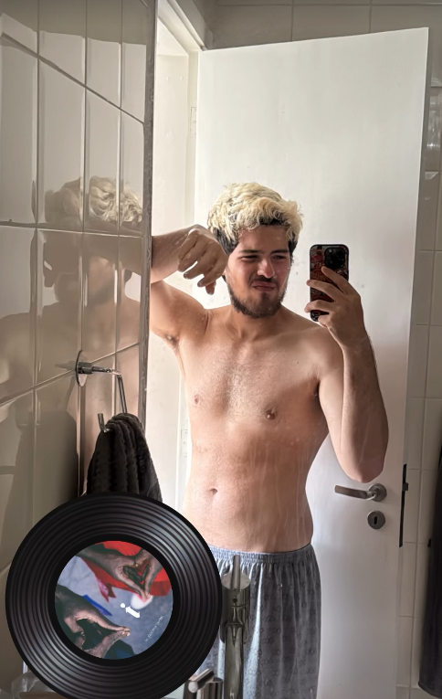 assistigor's tweet photo. Paulo Mendes sem camisa no Instagram https://t.co/1mOBwGcIdH