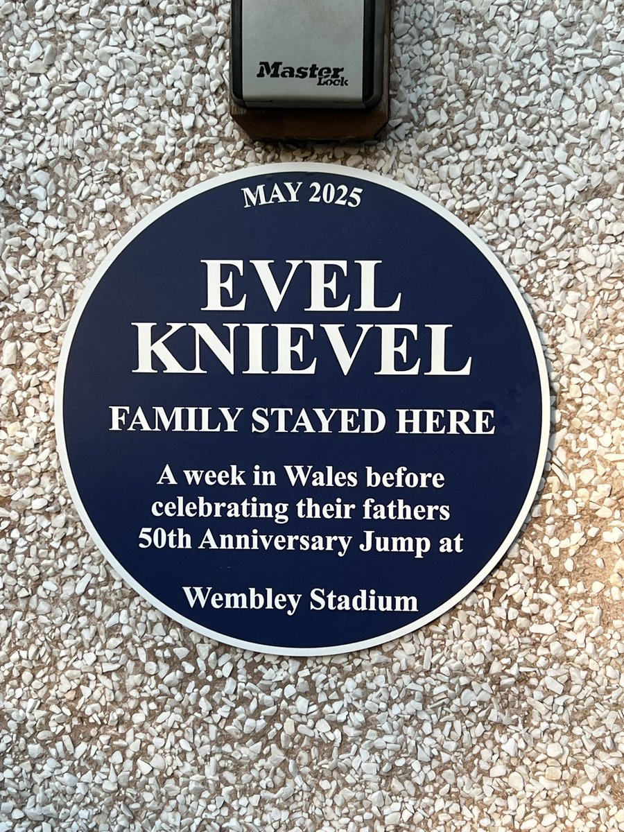 🅹🅰🆂🅴 🅻🅴🆆🅸🆂 💚🏍️🏴 (@jason_s_lewis) on Twitter photo Evel Knievel plaque at Yr Hen Fferm holiday lets following visit of the famous Daredevils family earlier this year. <a href="/evelknievel/">Evel Knievel</a> 🏍️🏴🇺🇸 Evel Knievel plaque at Yr Hen Fferm holiday lets following visit of the famous Daredevils family earlier this year. <a href="/evelknievel/">Evel Knievel</a> 🏍️🏴🇺🇸