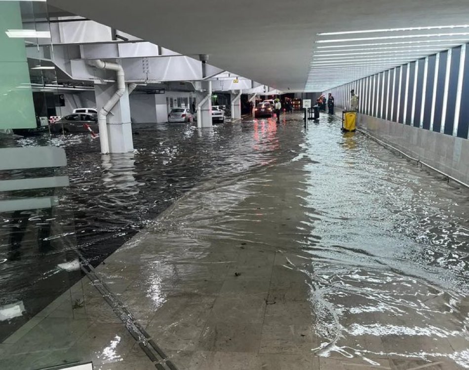 Por eso le dieron la operación del aeropuerto a la <a href="/SEMAR_mx/">SEMAR México</a> 👇