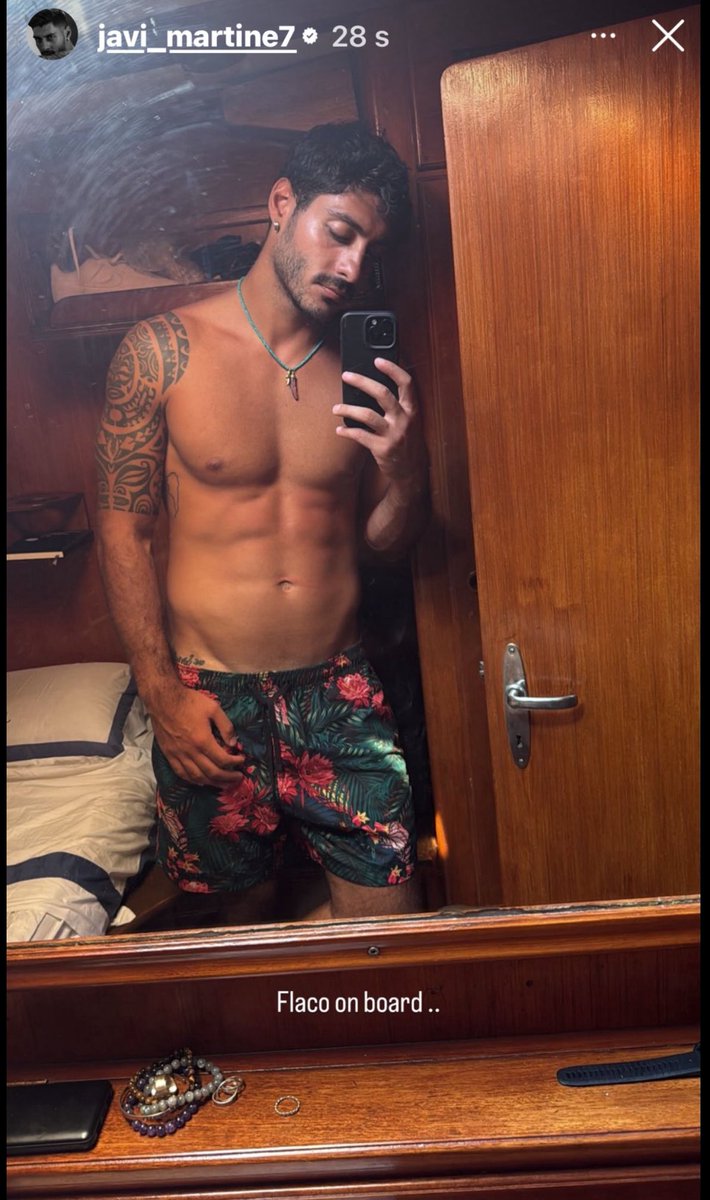 Oggi Tutti con la bava alla bocca per questa partita fra belli 😍 prima hele e il suo famoso e meraviglioso fondoschiena 😅poi lui che mostra la famosa piramide a V …
1 a 1 palla al centro 😂😂 
 Noi siamo qua per vedere chi vince 😂😂voi fate pure 😂
Javiii❤️
#helevier #javi7