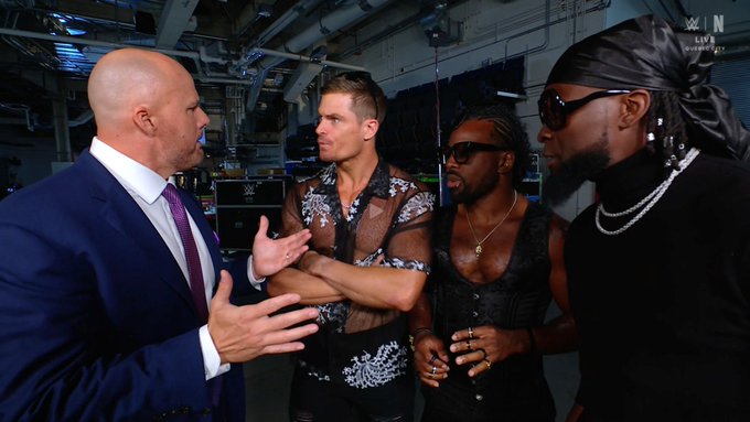 KremSeliaa4's tweet image. Xavier Woods ended the segment with "Tick Tock." #WeWantKross  #WWERaw