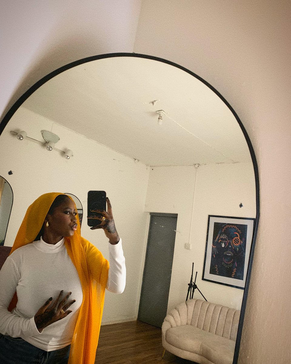sherwanatu's tweet photo. its me again🥰💛🤍 https://t.co/reKGntwBLh