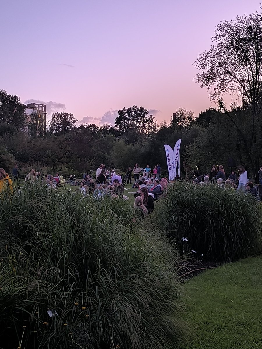 Perseīdu nakts Rīgas botāniskajā dārzā, brīnišķīga atmosfēra ❤️