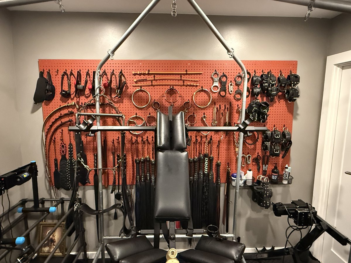 Roommate opening near Culver City: Must be cool with a dungeon and its associated….’soundtrack,’ while keeping things respectful and honoring quiet hours. Bonus: rent comes with access to all the toys 😏