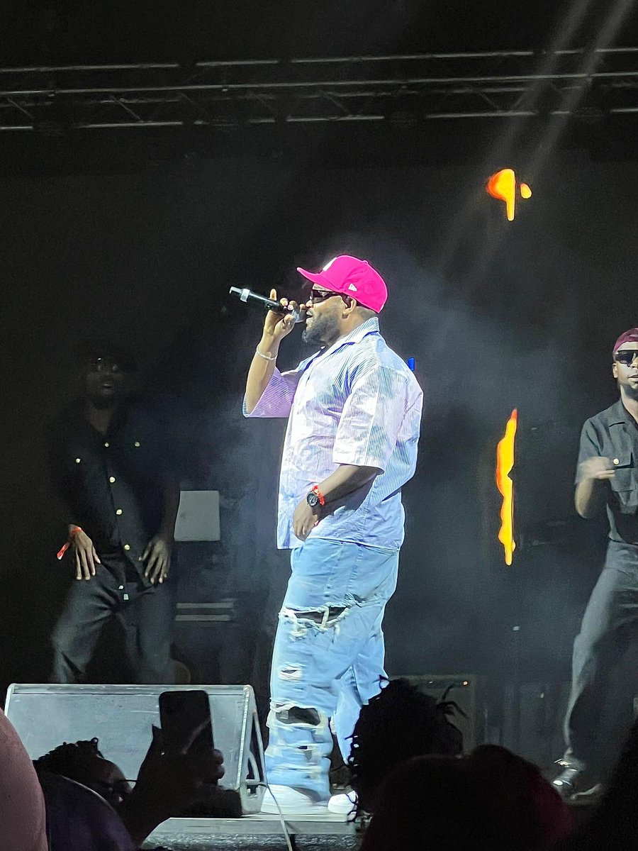 ZTNPrime's tweet photo. ExQ IS ON FIRE 🔥 Slaying the stage at the Joe Thomas show! 🎤 Old Hararians is LIT!
📸@TrinityMatenganyika
#GetThePicture #ZTNPrime #DSTV294 #ExQ #JoeThomas https://t.co/tFWzldiUgt