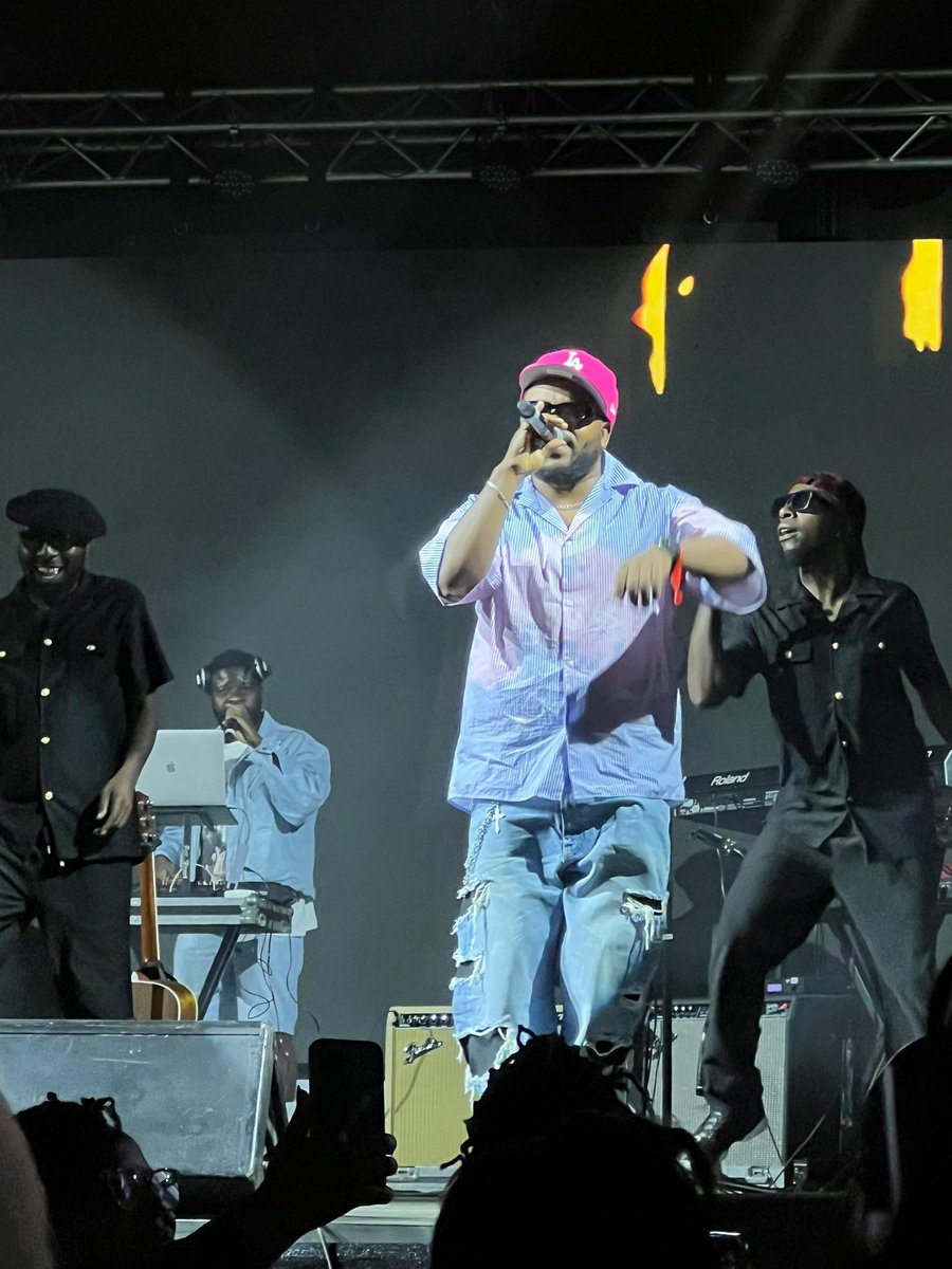 ZTNPrime's tweet photo. ExQ IS ON FIRE 🔥 Slaying the stage at the Joe Thomas show! 🎤 Old Hararians is LIT!
📸@TrinityMatenganyika
#GetThePicture #ZTNPrime #DSTV294 #ExQ #JoeThomas https://t.co/tFWzldiUgt