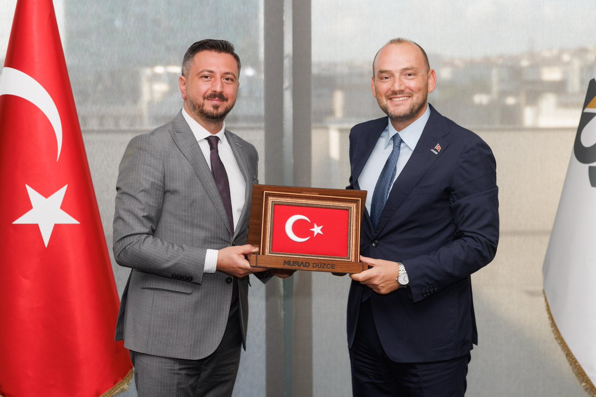sglm8181's tweet photo. Müsiad Genel Başkanımız Hemşehrimiz SN.Burhan ÖZDEMİR Başkanımıza Müsiad Düzce Şubesi Olarak Yönetim Kurulu ve Üyelerimizle Birlikte Hayırlı Olsun Ziyaretinde Bulunduk.Nazik ev sahipliği için Teşekkür Ederiz... https://t.co/tPV3PVmH5d
