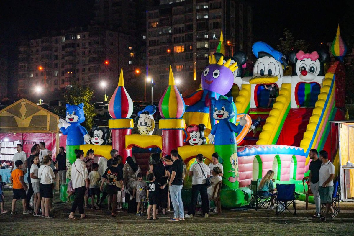 🍽️ Gaziantep Gastronomi Festivali Fatsa’da

Fatsa, Türk mutfağının en özel lezzetlerine ev sahipliği yapıyor.

20 Ağustos’a kadar açık olan festivalde, kebaplardan tatlılara, yöresel ürünlerden baharatlara kadar yüzlerce çeşit lezzet sizleri bekliyor.