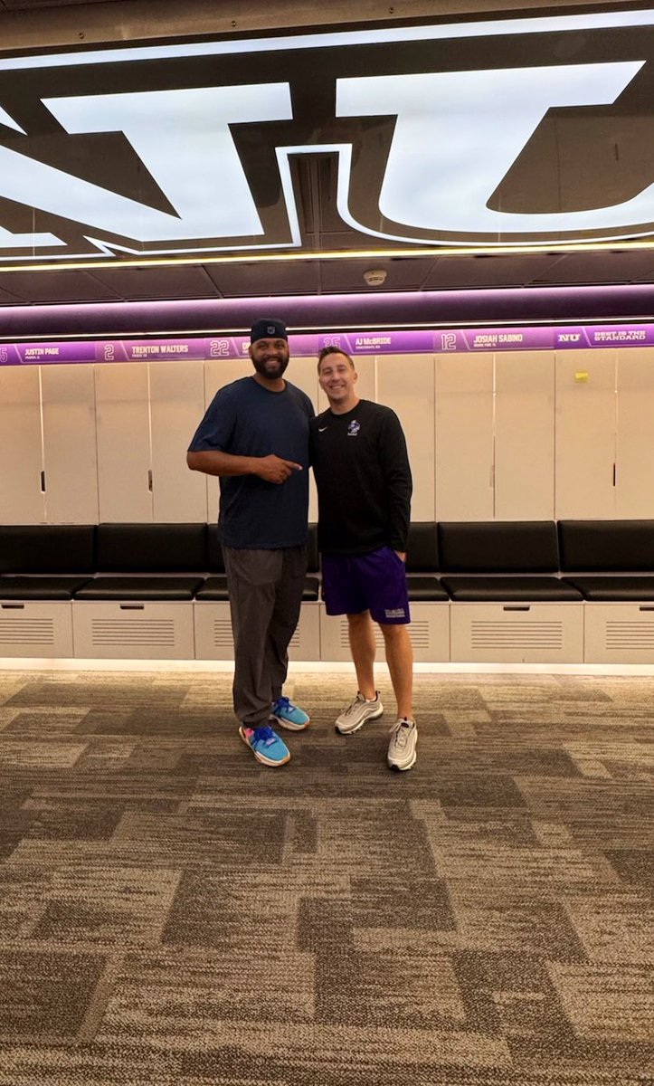 Greg Paulus (@greg_paulus) on Twitter photo Love having the <a href="/NiagaraMBB/">Niagara Basketball</a> family back on campus!
Great to see <a href="/tyronelewis202/">Tyrone Lewis</a> and J.R. Duffey - teammates from the 2007 MAAC Tournament π squad.
π£π¦
π Love having the <a href="/NiagaraMBB/">Niagara Basketball</a> family back on campus!
Great to see <a href="/tyronelewis202/">Tyrone Lewis</a> and J.R. Duffey - teammates from the 2007 MAAC Tournament π squad.
π£π¦
π