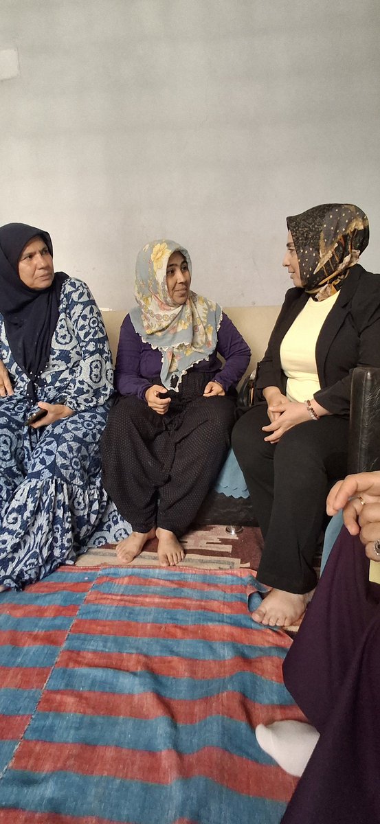 📍Kurttepe Mahallesi 
Hürü Hanımı ziyaret ederek üyeliğini gerçekleştirdik.Kendisine Ak Parti ailemize hoş geldin diyoruz 
Birlikte Daha Güçlüyüz 
<a href="/omerrcelik/">Ömer Çelik</a> <a href="/tugbaisikercan/">Tuğba IŞIK ERCAN</a> <a href="/tulaykaynarca/">Tülay Kaynarca</a> <a href="/KaramikSunay/">Sunay Karamık</a> <a href="/abdullahdogru01/">Abdullah Doğru</a> <a href="/farukaytek/">Faruk Aytek</a> <a href="/Tamer_Dagli/">Tamer Dağlı 🇹🇷</a> <a href="/Hacer_Soylemez1/">Hacer Söylemez</a> <a href="/akincemal/">Cemal AKIN</a>