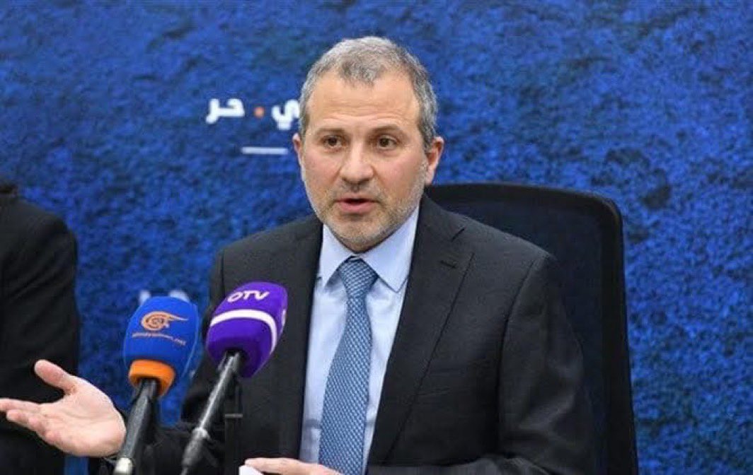 رئيه وحر فيه 
الزلمة بيحكي يلي بشوفه مناسب للبنان
حكي بلغة تحريض ضد سلاح المقاومة ؟
قادرة المقاومة تحمي لبنان لحتى نقول عنه كذاب ؟
طالب الجيش يواجه المقاومة ؟
قدم نفسه كمخلص للبنان وقال مستعد يحارب المقاومة بالشارع ؟

بتحب ذكرك كيف انت عملت بعهده كرمال الاخ الأكبر ؟
بتحب خبرك كيف