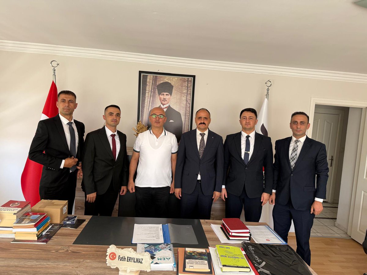 Mustafa Gündeşli (@gundes_46) on Twitter photo Atanamayan Uzmanlar Derneği yönetimi olarak, Zafer Partisi Genel Başkan Yardımcısı Sayın <a href="/fatiheryilmaz0/">Fatih Eryılmaz</a> makamında ziyaret ettik.
Bizlere göstermiş olduğunuz nazik misafirperverliğiniz, ilgi ve anlayışınız için teşekkür ederiz.
#EskiUzmanÇavuşlaraSahipÇık
#eskiuzmançavuşlar Atanamayan Uzmanlar Derneği yönetimi olarak, Zafer Partisi Genel Başkan Yardımcısı Sayın <a href="/fatiheryilmaz0/">Fatih Eryılmaz</a> makamında ziyaret ettik.
Bizlere göstermiş olduğunuz nazik misafirperverliğiniz, ilgi ve anlayışınız için teşekkür ederiz.
#EskiUzmanÇavuşlaraSahipÇık
#eskiuzmançavuşlar