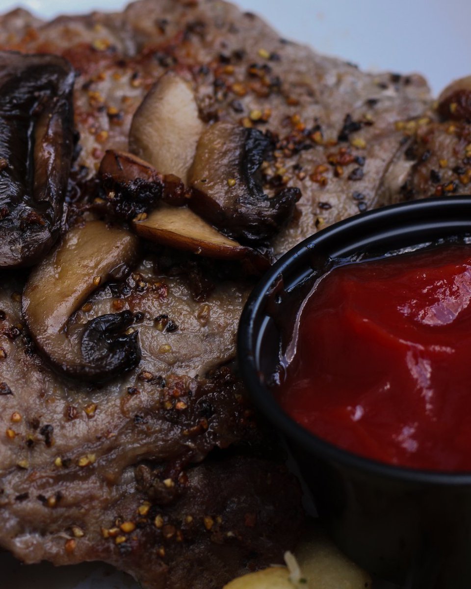 How to upgrade your Tuesday:
👉 Swipe right
🤤 Get food FOMO
🚗 Drive straight here
🥩 Order Steak Frites
😋 Experience pure happiness
Thank us when you get here! 😉

#SteakFrites #BaltimoreFoodie #BrassTapBaltimore #BaltimoreEats #Baltimore