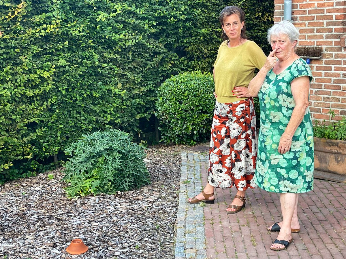 joukesp's tweet photo. #TuesdayDinner #2ndServing #Waterzooi #1Daughter
Sunny, 33°C. Too hot for us!
Cut the grass &amp; grocery shopping this morning.
Appt. for hearing aid in afternoon!
#1Daughter joined us for a 2nd serving of waterzooi + Alvarinho by @quintadalapa &amp; took some home for #2Granddaughter https://t.co/P7uHc2uxc5