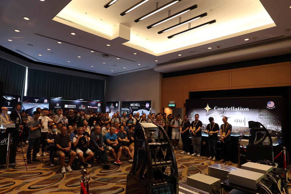 Thank you to our partners at Richcom AV for a spectacular showing of dCS products at this year’s renowned #HongKong High-End Audio Visual Show. 

#dCSVivaldiAPEX is pictured at the renowned audio show, alongside Wilson Audio Loudspeakers and Constellation amplifiers...