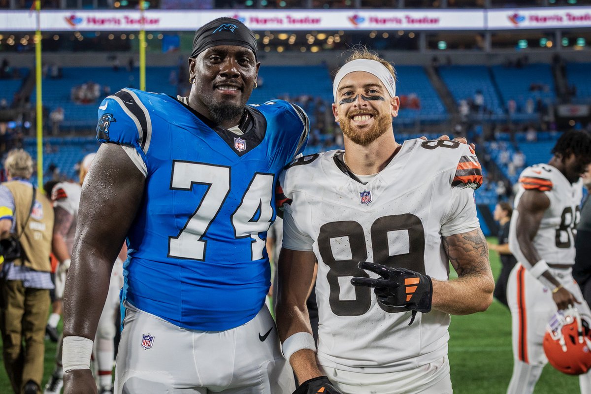 Next level Bearcats <a href="/KadenDavis23/">Kaden Davis</a> and Sam Roberts living their dreams. #oabaab #family