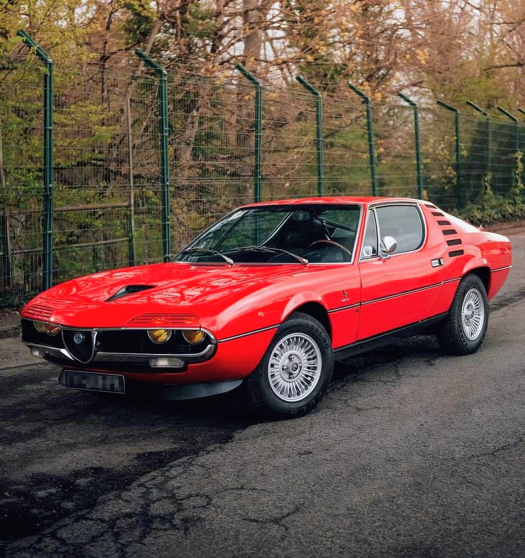Alfa Romeo Montreal