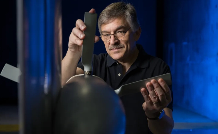 AuvsiHrc's tweet image. 🚀 NASA tests a 7-foot tiltwing model for electric air taxis in Langley Wind Tunnel! 🔗 Read more: nasa.gov/centers-and-fa… #AdvancedAirMobility #NASA #ElectricFlight #TiltwingTech #STEMInnovation #FutureOfFlight