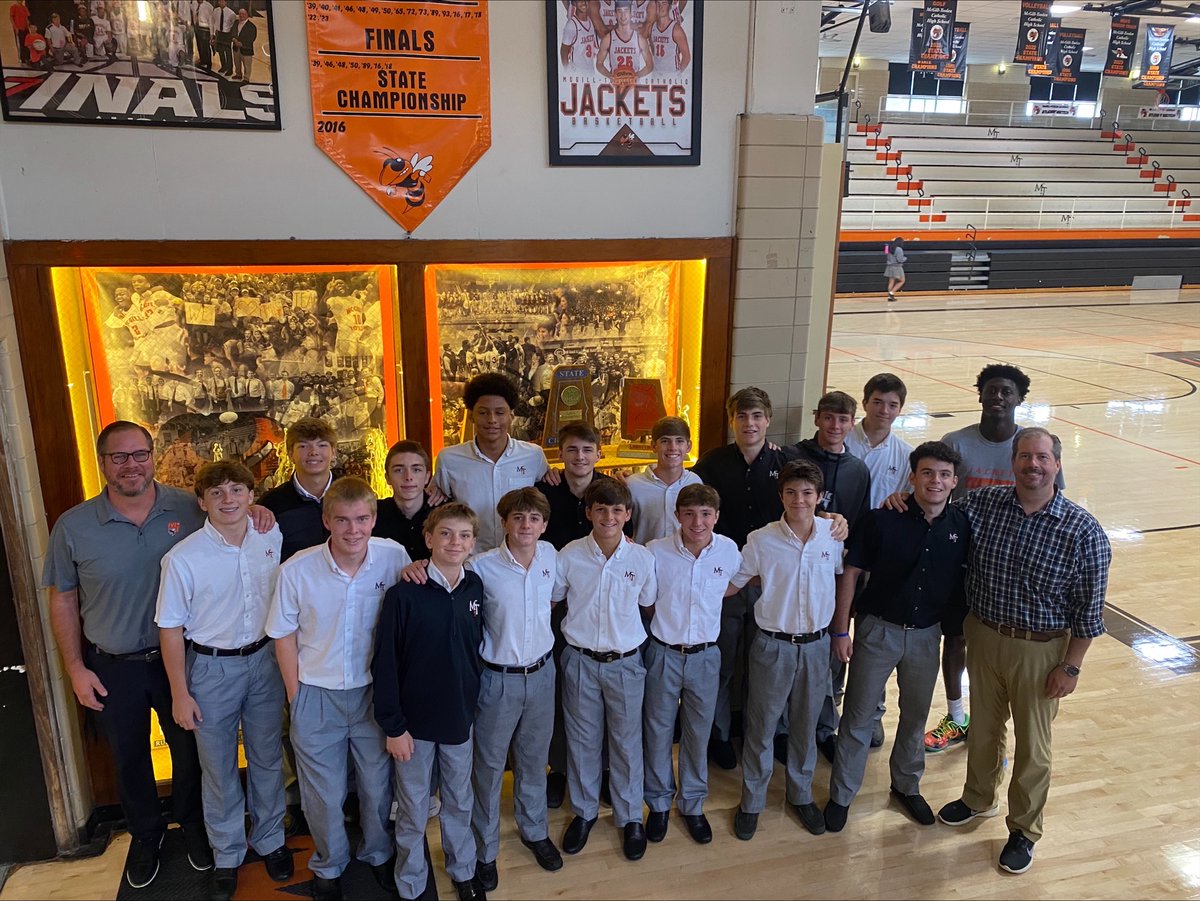 McT Hoops (@mcthoops) on Twitter photo Our guys started off the school year with a visit from our McT alum and <a href="/Pitt_MBB/">Pitt Basketball</a> player <a href="/BarryDunning6/">Barry Dunning</a>.
#AllOut Our guys started off the school year with a visit from our McT alum and <a href="/Pitt_MBB/">Pitt Basketball</a> player <a href="/BarryDunning6/">Barry Dunning</a>.
#AllOut