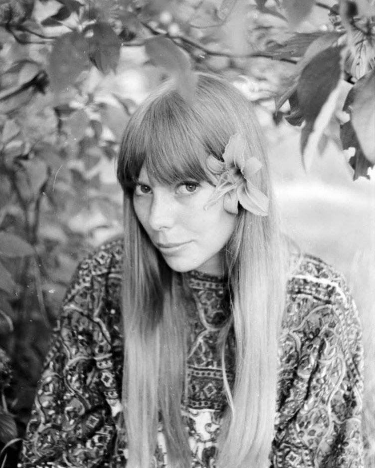Joni Mitchell tweet media