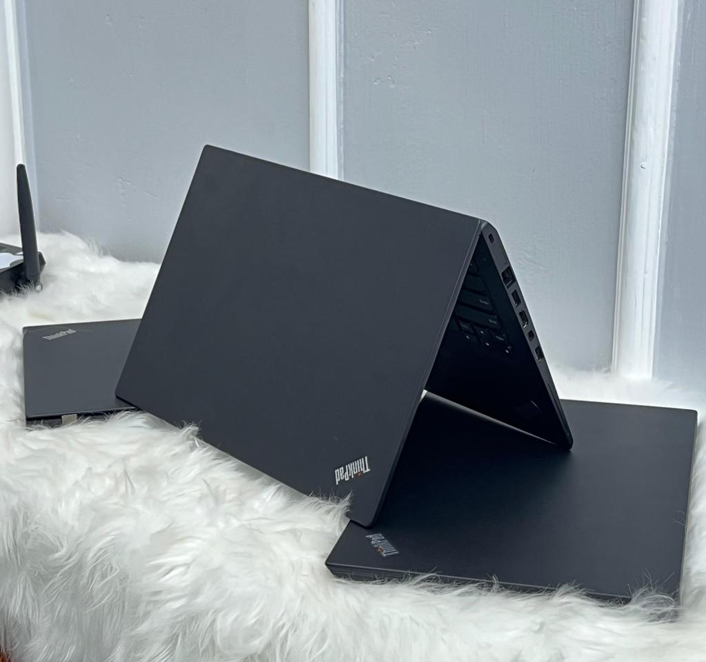 fr_3dy's tweet photo. Lenovo ThinkPad T460s
Core i7 2.81ghz
4 Core, 8 Threads 
6th Gen
Ram 24gb
Ssd 512gb
2gb nVidia GeForce 930m
14" TOUCHSCREEN
FHD(1920x1080)
5hrs🔋
FingerPrint

Bei 750,000/-🔥🔥

📍Dar/mawasiliano
🛵delivery✅️

Karibu tuwasiliane
Whatsapp/📲calls/🗨sms ↔️  0⃣6⃣8⃣6⃣ 2⃣9⃣6⃣ 6⃣1⃣7⃣ https://t.co/RcV8gk9c7f