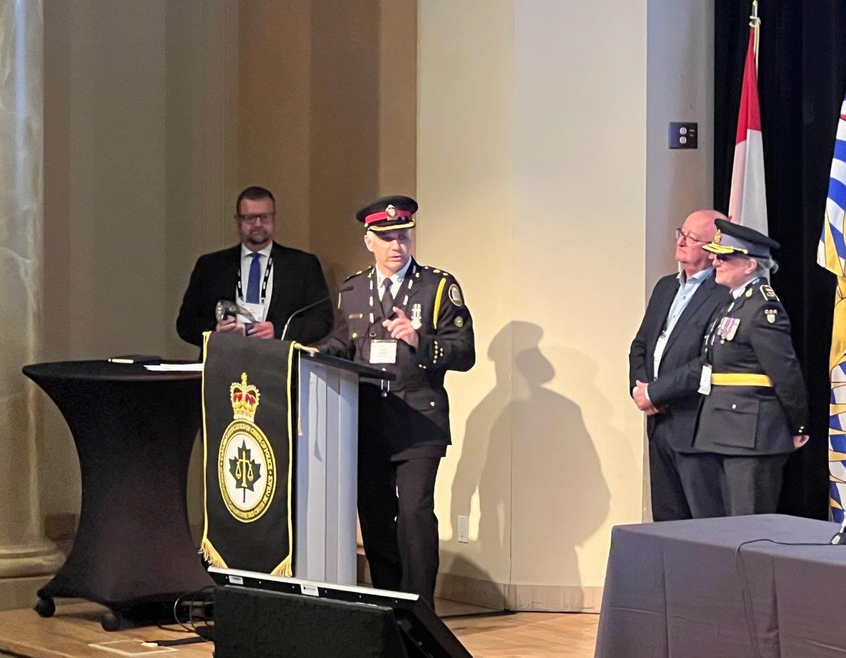 TorontoPolice's tweet photo. At the 2025 CACP Summit, TPS took home two national awards — one for the Emergency Management and Public Order (EMPO) and Intelligence Units’ leadership in public safety, and another recognizing Detective Constable Christopher Devereux for his work on a major national fraud investigation. Read more about their work: https://t.co/cqoP57ENCw