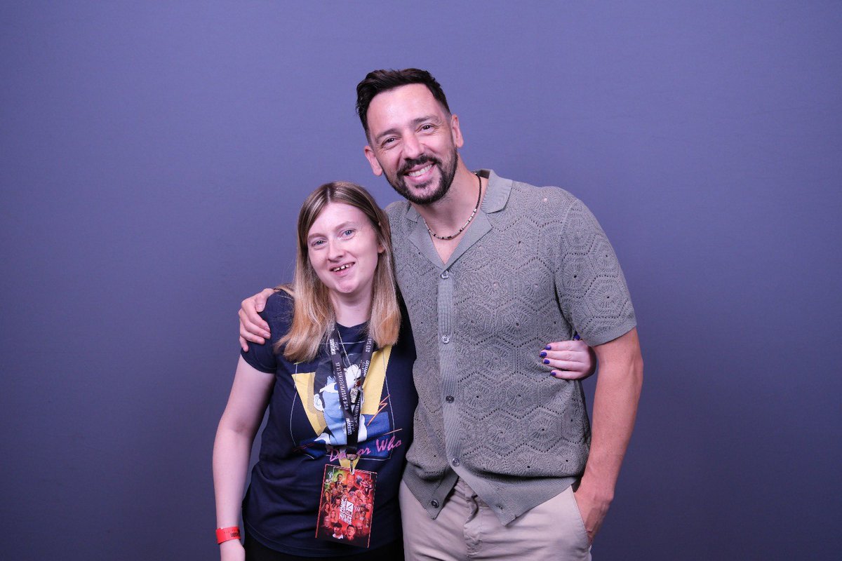 My digital photos of <a href="/billiepiper/">Billie Piper</a> and <a href="/RalfLittle/">Ralf Little 💙</a> from <a href="/comconwales/">Comic Con Wales</a>  on Saturday I love them so much my favourite photos