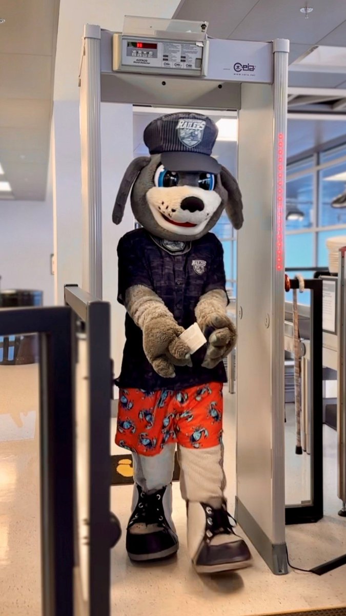 Worcester Airport (@flyworcester) on Twitter photo Travelers can now keep their shoes on when going through the TSA checkpoint. Thanks to our friend, Trax, with the <a href="/RailersHC/">Worcester Railers</a> for this demonstration! #TravelTipTuesday Travelers can now keep their shoes on when going through the TSA checkpoint. Thanks to our friend, Trax, with the <a href="/RailersHC/">Worcester Railers</a> for this demonstration! #TravelTipTuesday