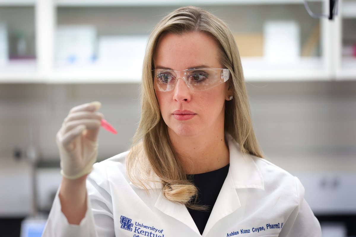 University of Kentucky College of Pharmacy (@uk_cop) on Twitter photo New Pub Alert 🚨
Dr. Kunz Coyne (<a href="/Ashlan_Kunz/">Ashlan J. Kunz Coyne</a>) and the Kunz Coyne Lab are authors of a newly published study in Open Forum Infectious Diseases (OFID), the journal of the Infectious Diseases Society of America (IDSA), titled “Propensity-Matched Comparison of Timely vs. Delayed New Pub Alert 🚨
Dr. Kunz Coyne (<a href="/Ashlan_Kunz/">Ashlan J. Kunz Coyne</a>) and the Kunz Coyne Lab are authors of a newly published study in Open Forum Infectious Diseases (OFID), the journal of the Infectious Diseases Society of America (IDSA), titled “Propensity-Matched Comparison of Timely vs. Delayed
