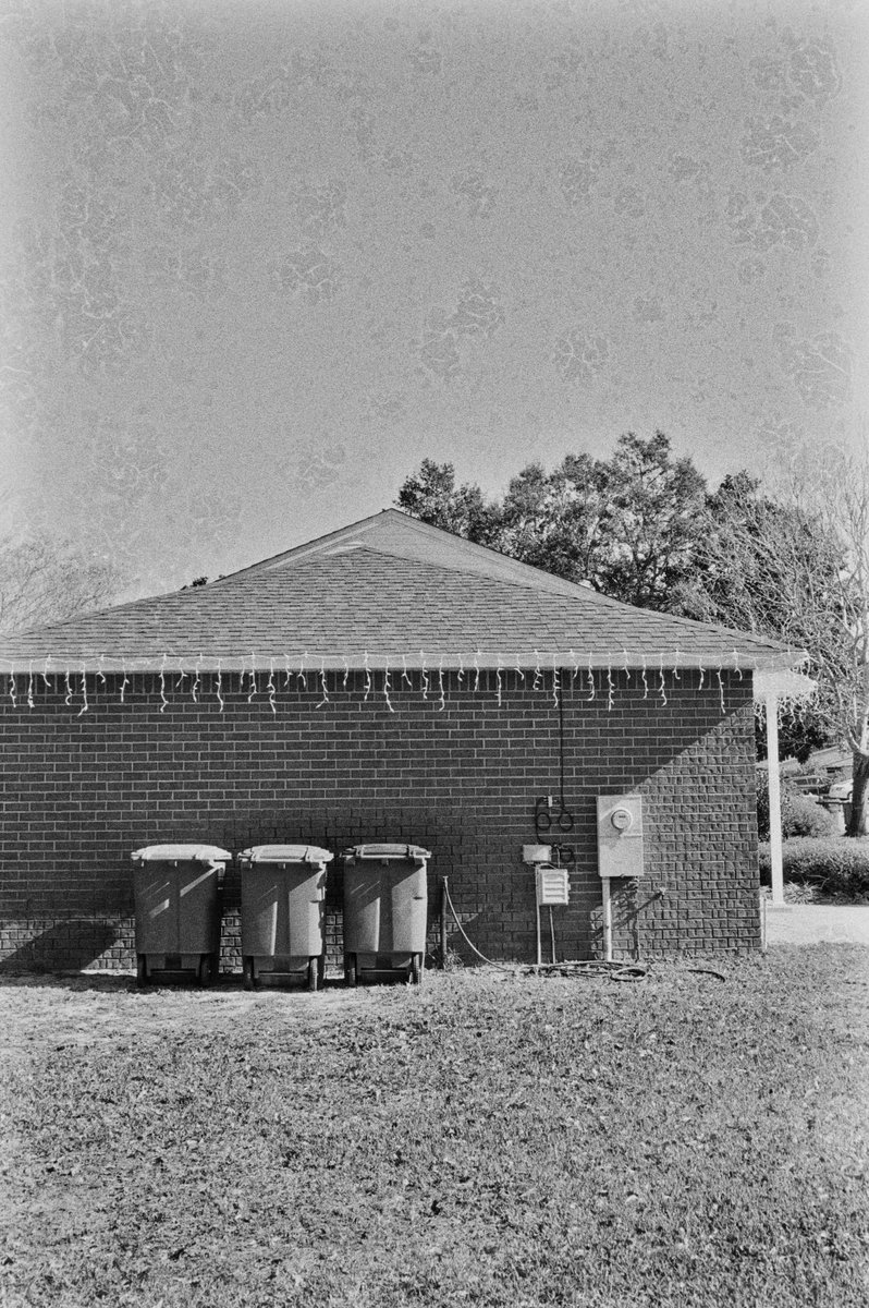 PhotofavM's tweet photo. CAMERA CONTAX T
FILM ILFORD HP5 400
#contax #contaxt #ilford #film #hp5 #ilfordhp5 #ilfordhp5400 #hp5400 https://t.co/9q9C427bs2