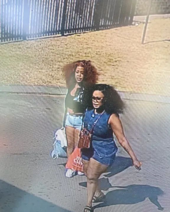 bapskhumalo's tweet photo. @VehicleTracker8 Eish labant ngibafuna njenge Msebenti 😡they stole from me 25 days ago on the 19of July in Witbank as we came from a club nearby, 
Items Stolen:
- iPhone X3
- Laptops X3
- Money 
- Brand New Clothes 
- Alcohol Bottles (VSOP,Don Julio etc)
- Emptied my fridge 😬 https://t.co/PAiGaQG3CJ