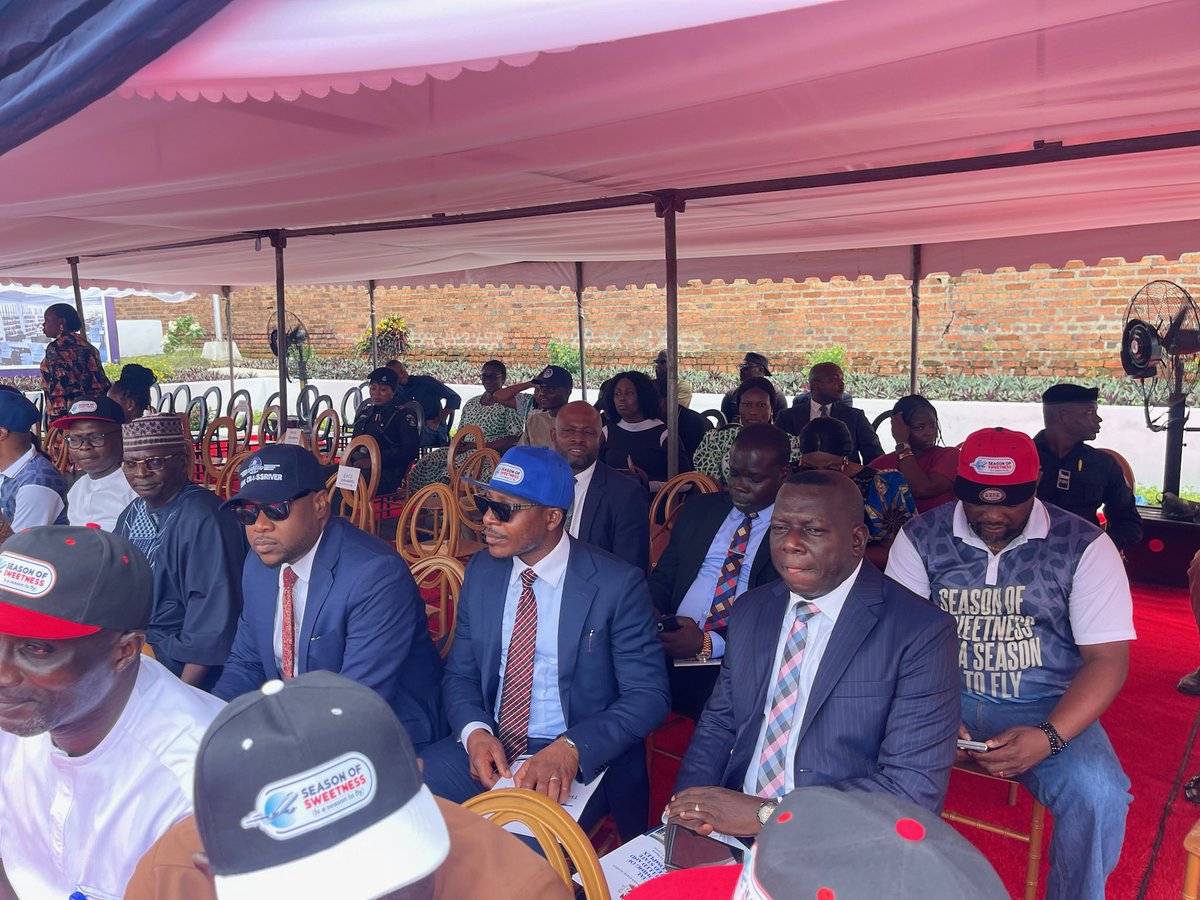 Cross River is taking off and turning pages. Today, alongside our Executive Governor, <a href="/officialspbo/">Bassey Edet Otu</a> I welcomed the Vice President, H.E. <a href="/KashimSM/">Kashim Shettima</a> GCON, as we commissioned two brand new Cally Air aircraft and unveiled the State Library. This is progress with purpose.