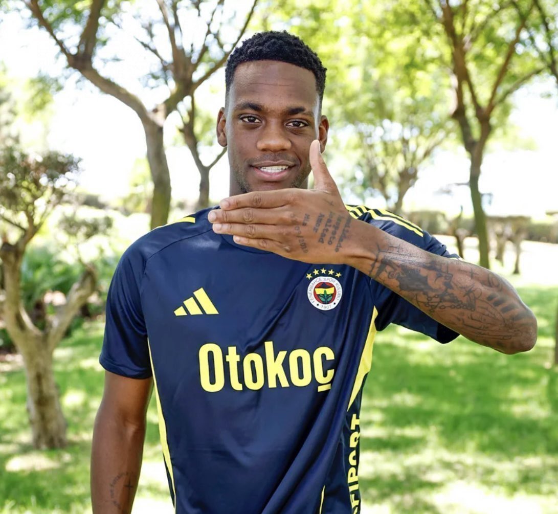 🔥Turu geçmemiz şerefine bütün Fenerbahçelileri bu twitin altında takipleşmeye davet ediyorum

Fav at
Gt yaz
Bende dönüyorum takiplere #FBvFEY