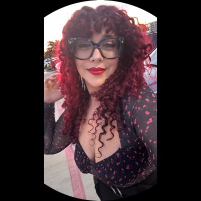 AlejandraS04's tweet photo. #NewProfilePic más curly y roja que nunca 🤤 https://t.co/5bf05TGLU1
