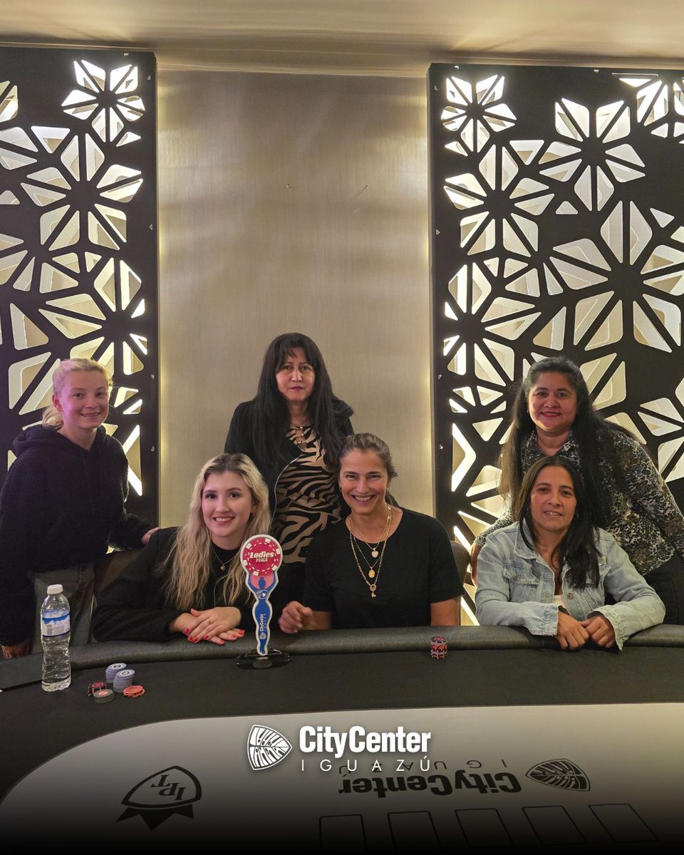 El Ladies Póker también tuvo su momento de gloria con una mesa final inolvidable entre hermanas 🤩

La ganadora fue Lourdes Maciel 🏆y en segundo lugar quedo Beatriz Maciel 🥈

¡Felicitaciones a todas las jugadoras por participar!