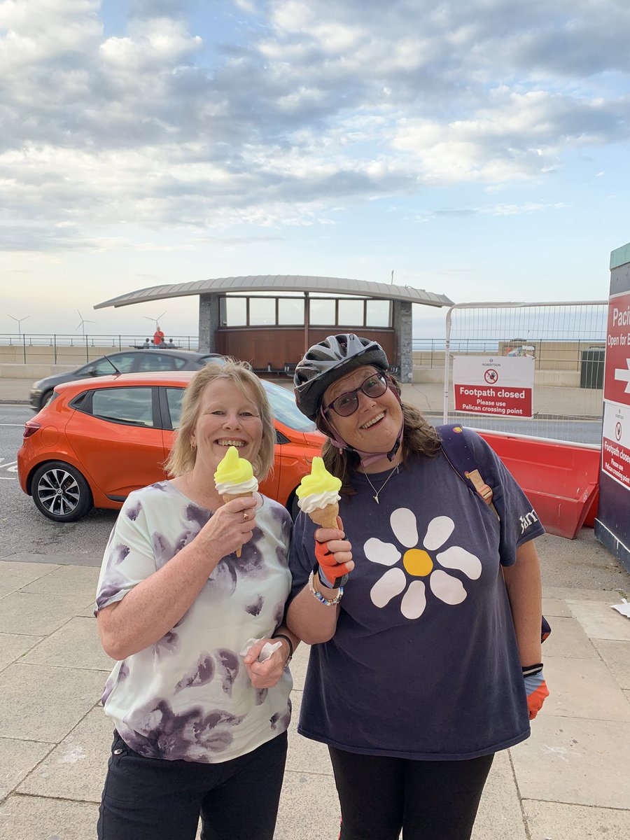 jaq421's tweet photo. Lovely bike ride with an #icecreamformark x vote #lemontop x https://t.co/2jeZOEk0nR