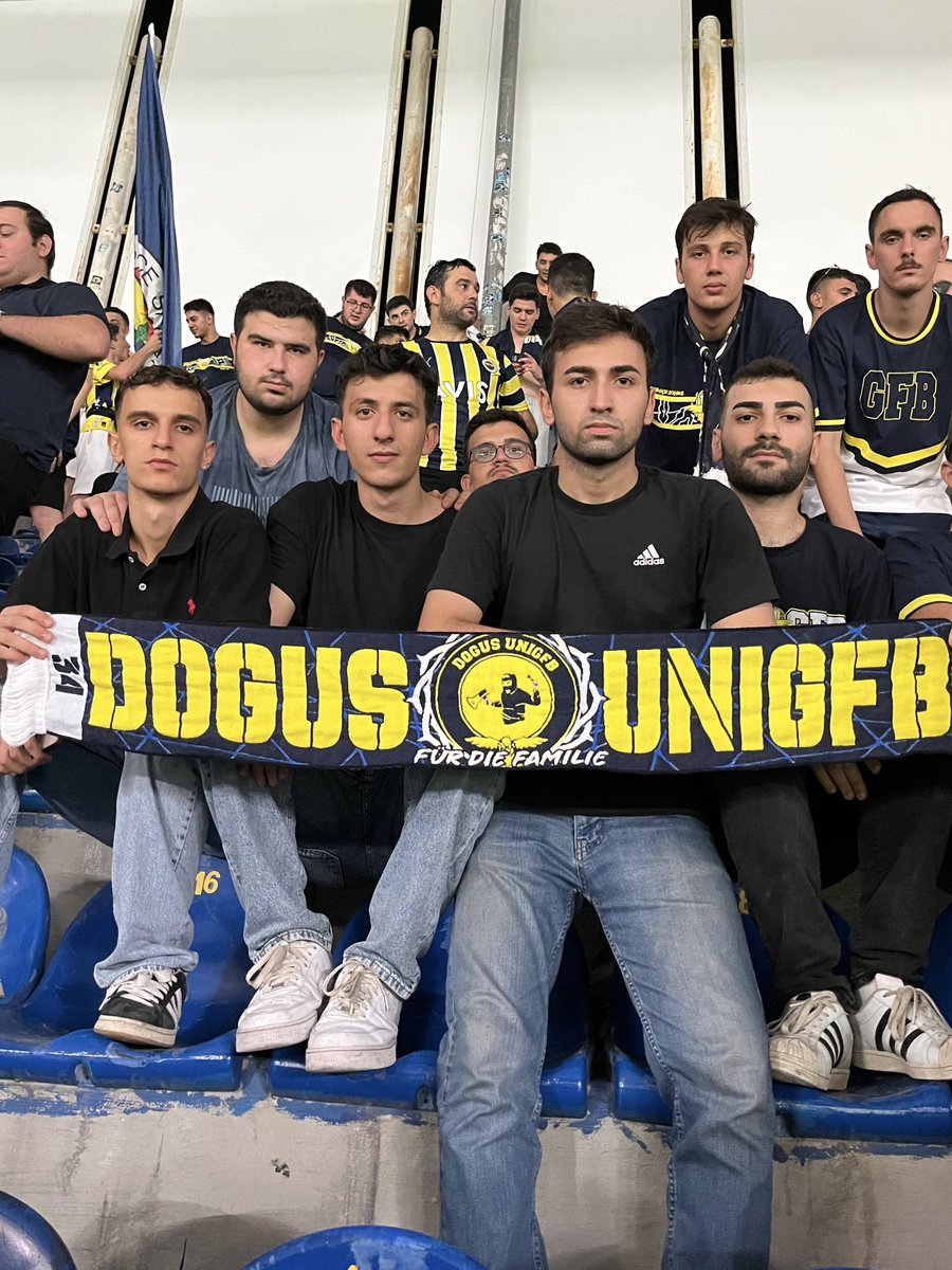 SEN BÜTÜN DÜNYAYA İNAT ŞAMPİYON OLACAKSIN!

Fenerbahçemizi feyenoord karşılaşmasında yalnız bırakmadık.
#UNIGFB